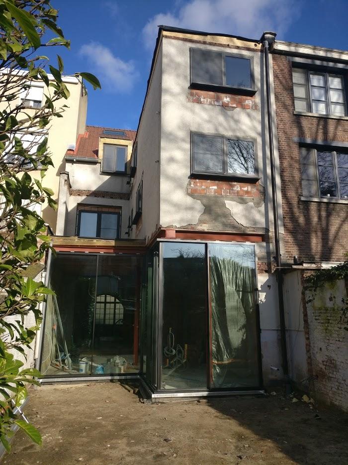 Gevelisolatie met crepi in Antwerpen: voor de werken