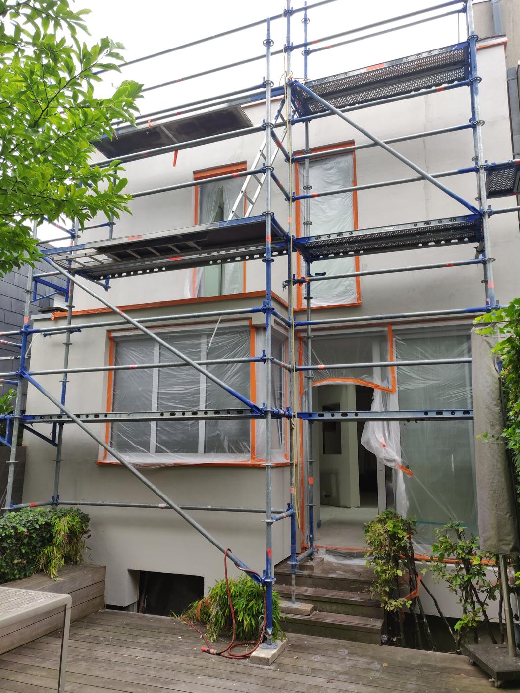 Gevelisolatie met crepi in Mortsel: netlaag aangebracht