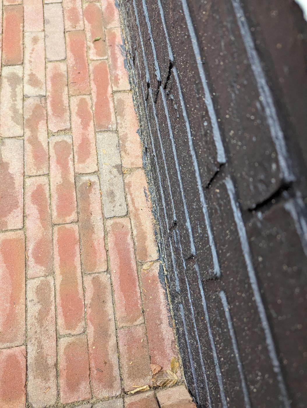 Meldorfer in Antwerpen: plintzone meldorfer overschilderd