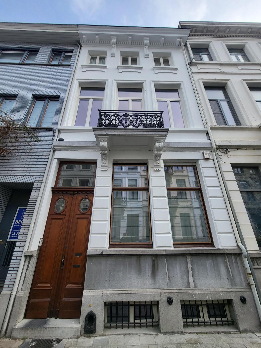 Renovatie van een voorgevel in Antwerpen